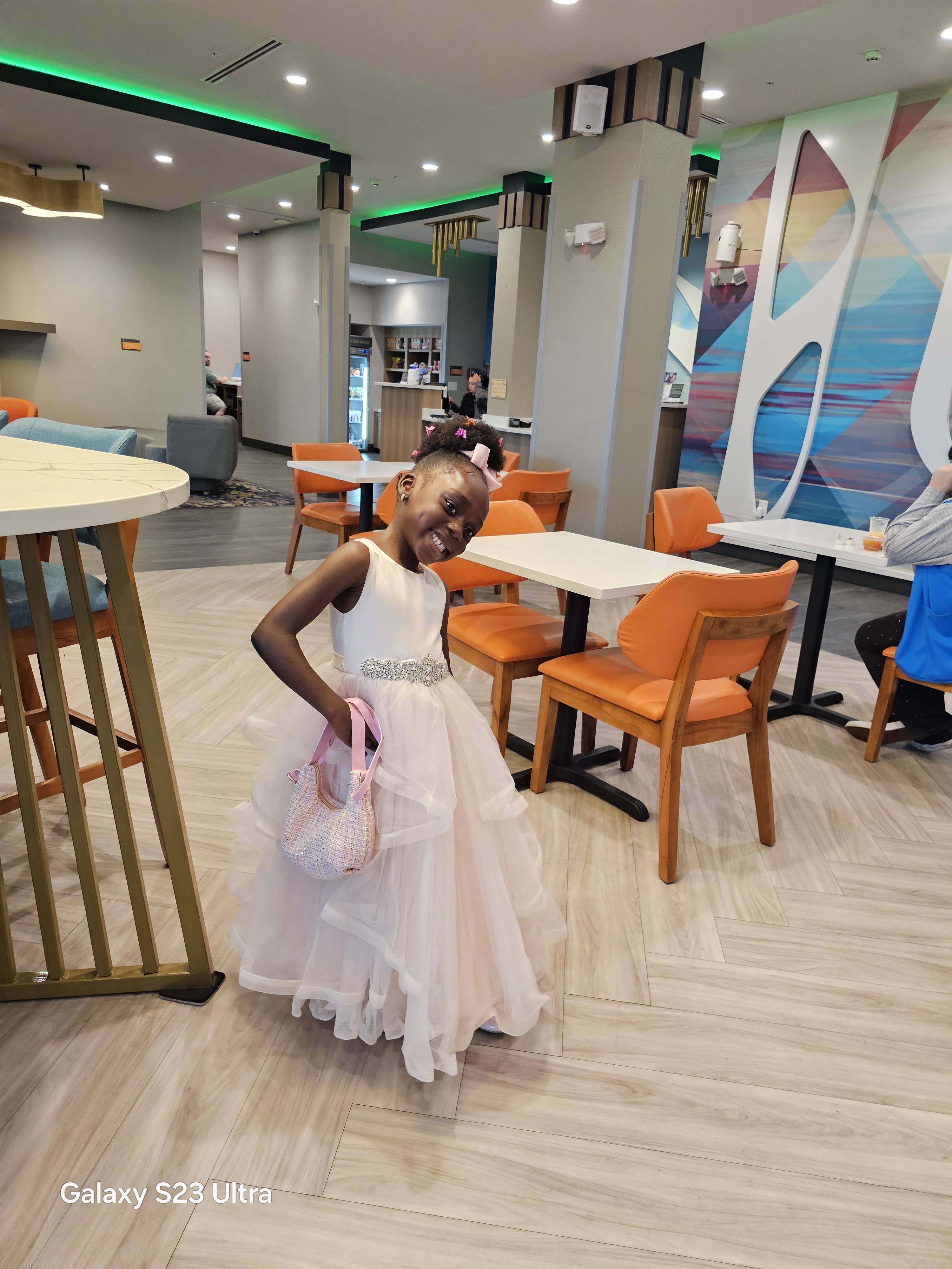 Poised and professional: Naomi's formal portrait. 🌟👗