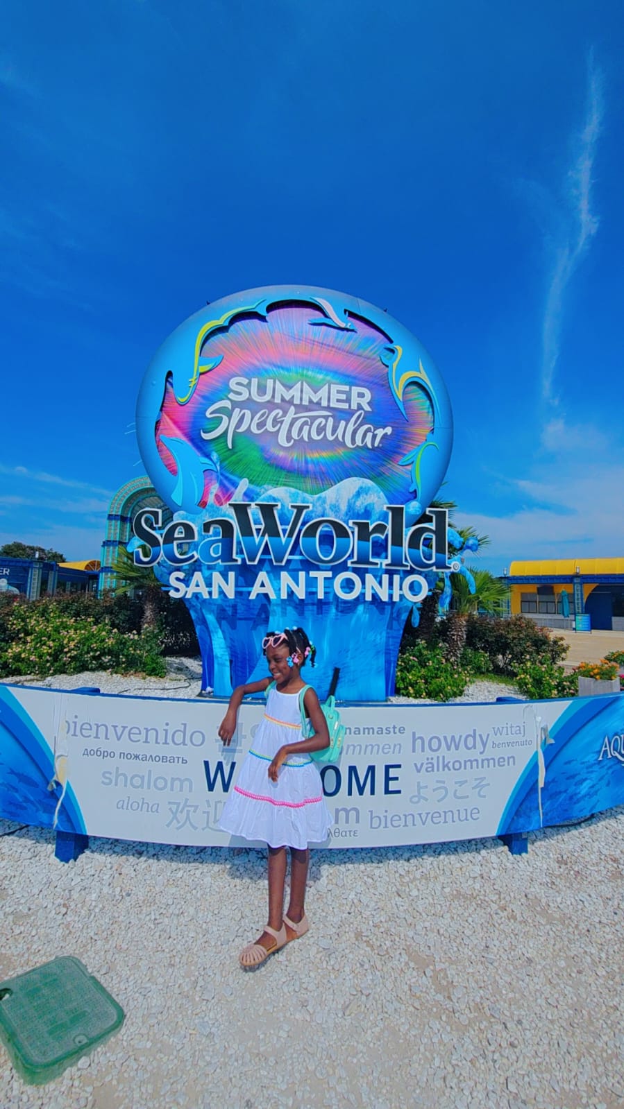 Looking lovely in white! 👗🕊️